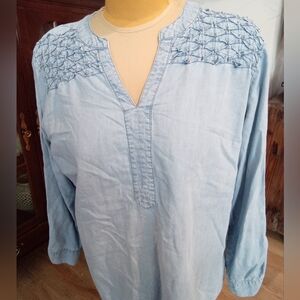Bandolino Plus Sz XXL Trinity Henley Light Blue Chambray Denim w/ Embellishments